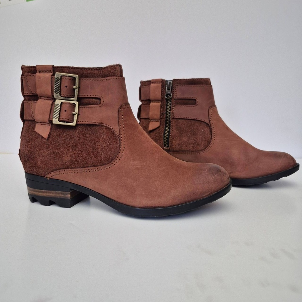 Sorel Ankle Boots Womens Size 7.5 Brown Buckle Leather Suede Stacked Heel Chic